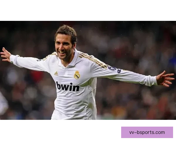 阿根廷门将马丁内斯蝉联年度最佳门将荣耀续写传奇时刻